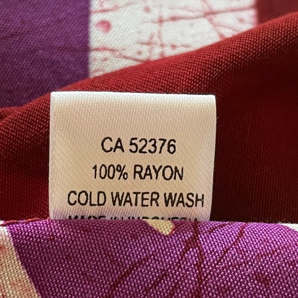 Stylish Women's Red and Purple Button-Up Top - Picture 13 of 13